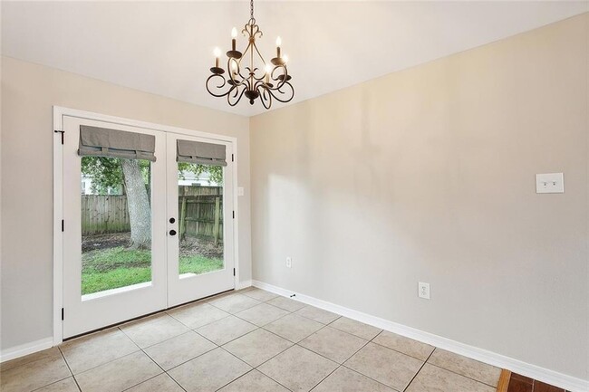 Building Photo - 530 Northshore Ln