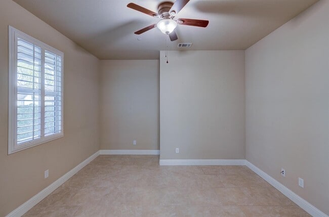 Building Photo - 4279 Heritage Ave