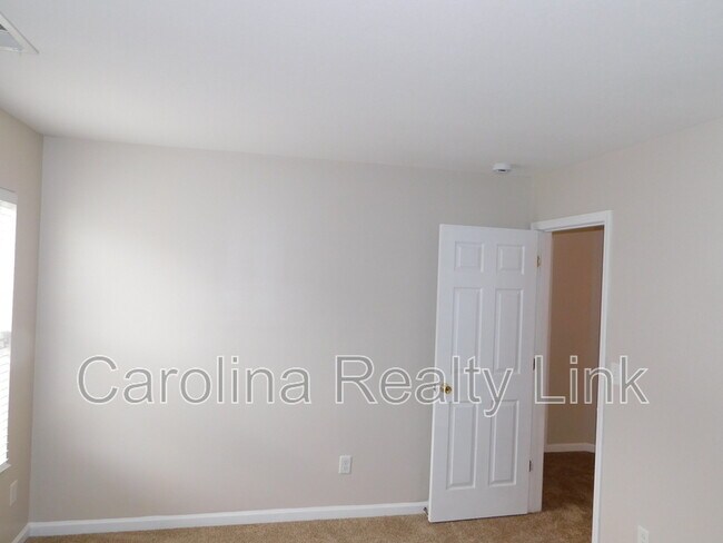 Building Photo - 3131 Decapolis Dr