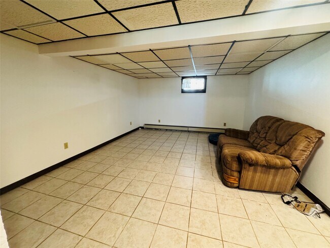 Building Photo - 503 Irving Ave