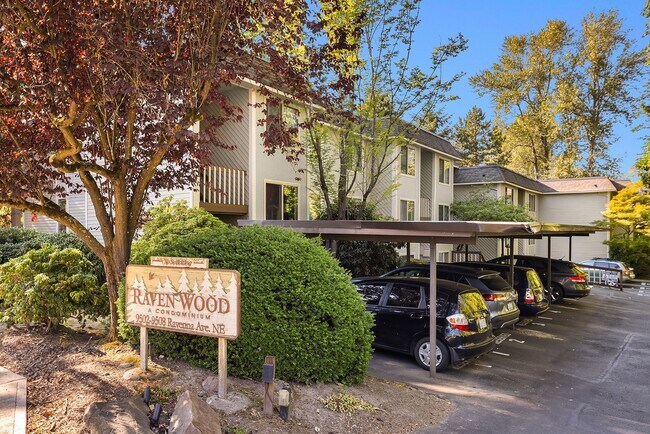 Primary Photo - Spacious 2 bed, 1.25 bath, convenient loca...