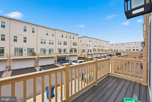 Building Photo - 22810 Tawny Pne Sq