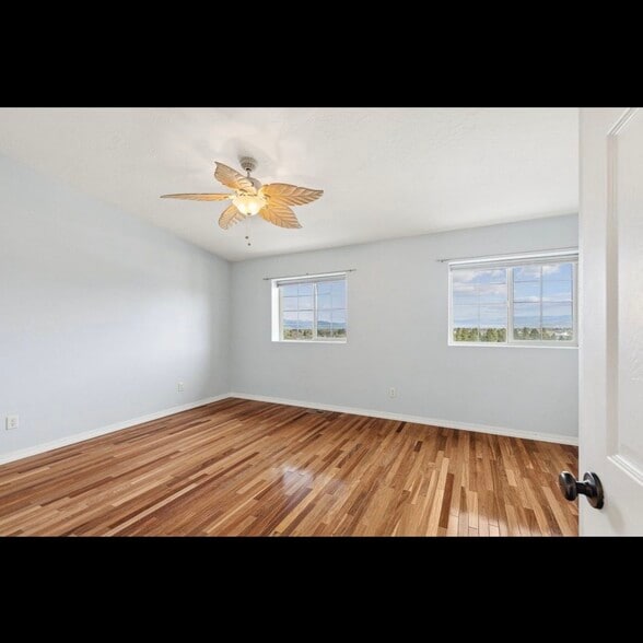 Building Photo - 825 Crestmont Way