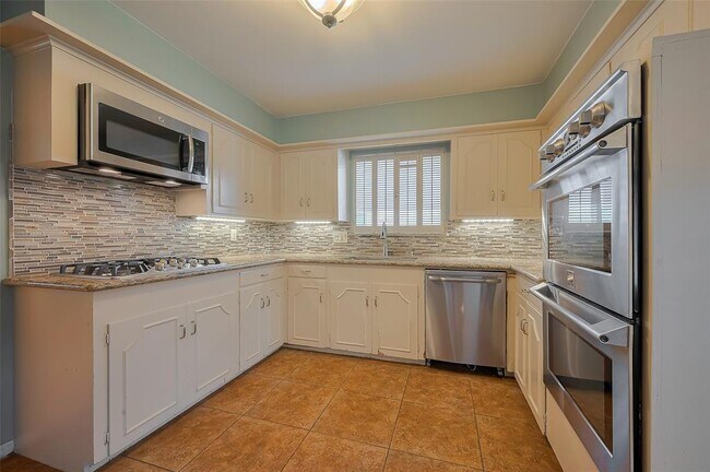 Building Photo - 7906 Braesview Ln