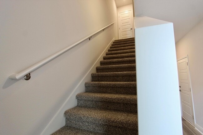 Building Photo - 323 Callie Dr