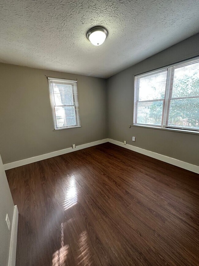 Building Photo - 1917 N 16th St