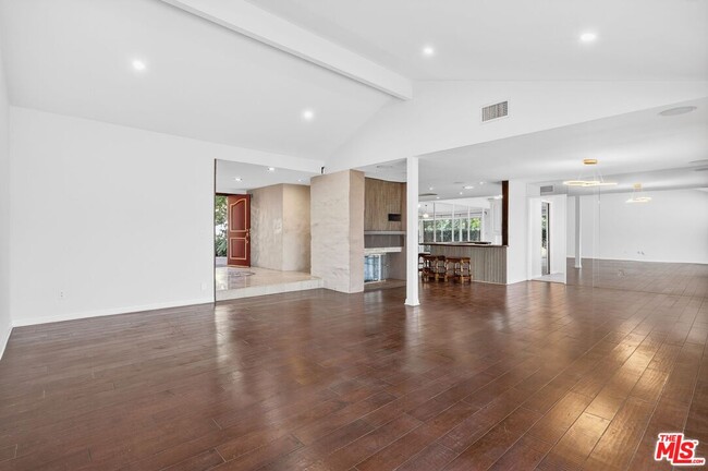 Building Photo - 3713 Dellvale Pl