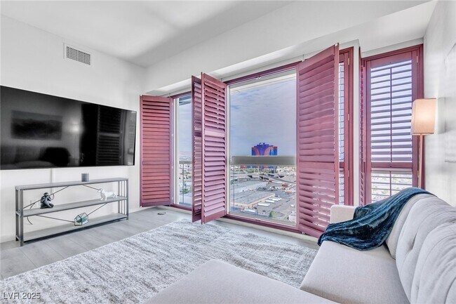 Building Photo - 4471 Dean Martin Dr