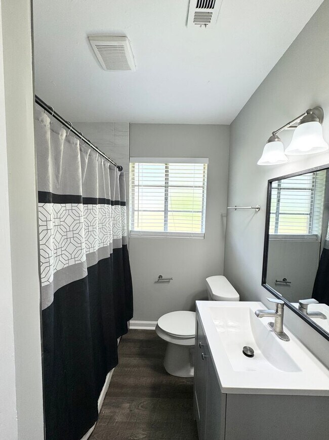 Building Photo - ** 4 Bed 2 Bath located in Morningview ** Call 334-366-9198 to schedule a self tour