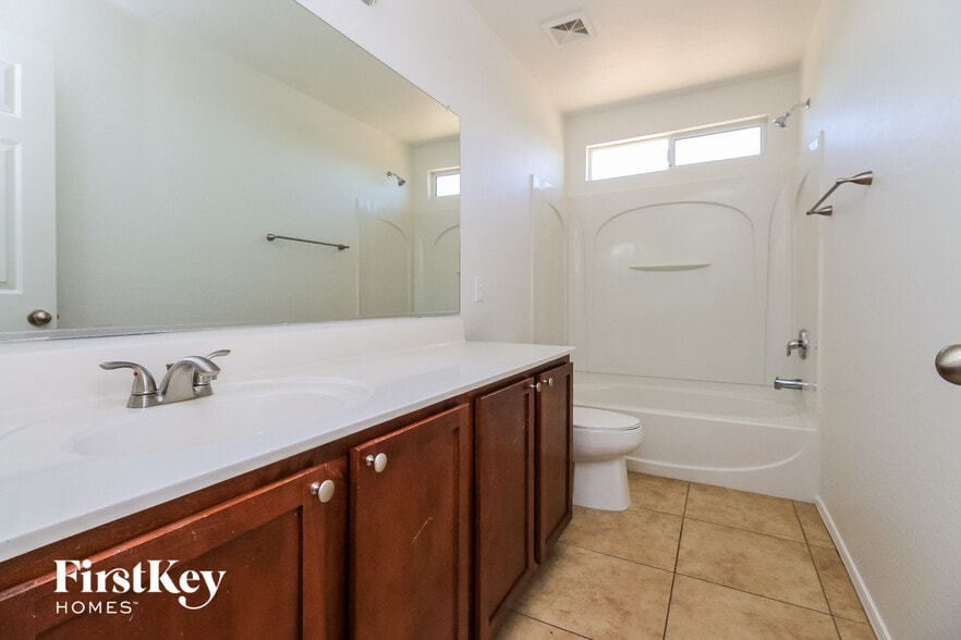 Building Photo - 28183 N Superior Rd