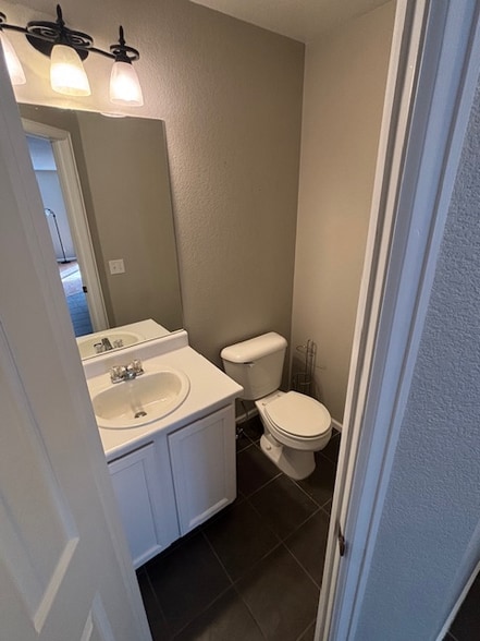 Building Photo - 433 W 91st Cir