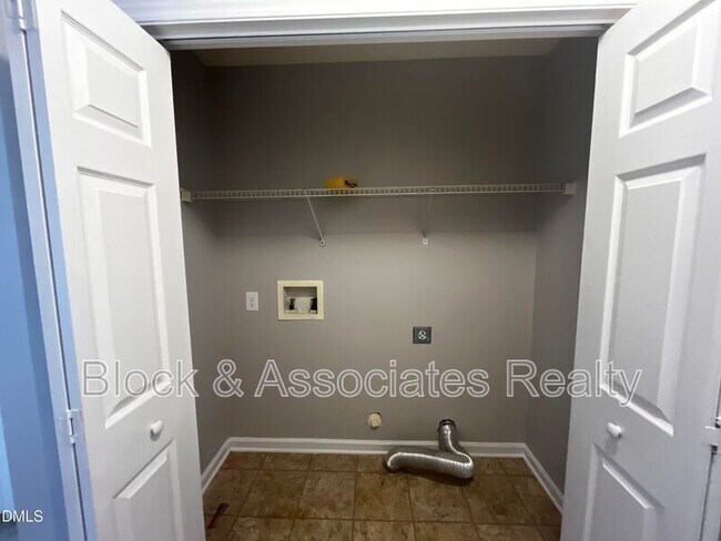 Building Photo - 5500 Marthonna Way