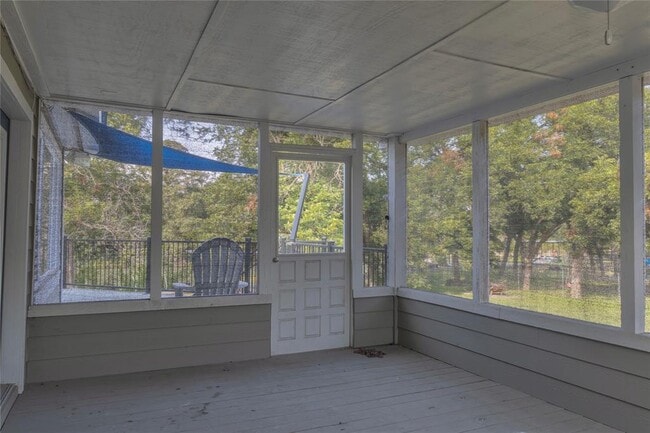 Building Photo - 120 Erskine Ferry Rd