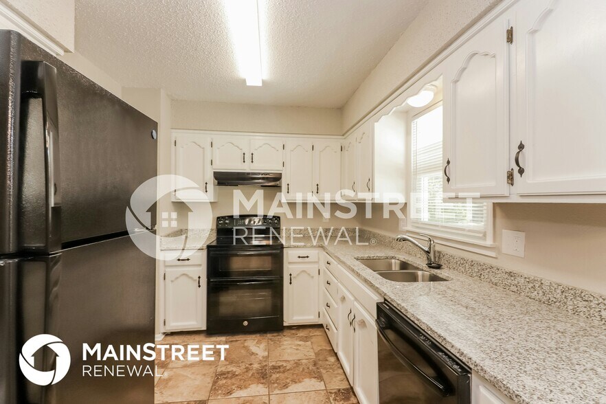 Building Photo - 13206 15 St