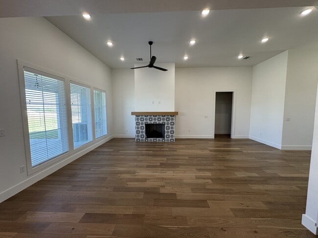 Building Photo - 4324 Cedar Creek Rd