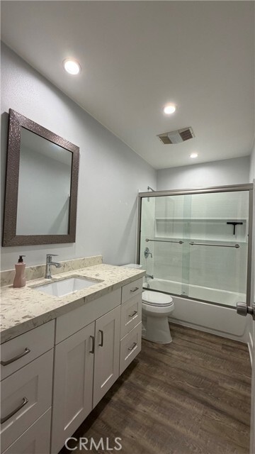 Building Photo - 7215 Marina Pacifica Dr N