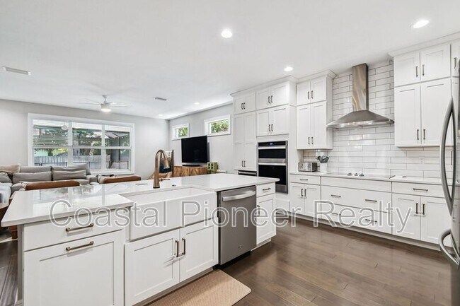 Building Photo - 5408 S Elkins Ave