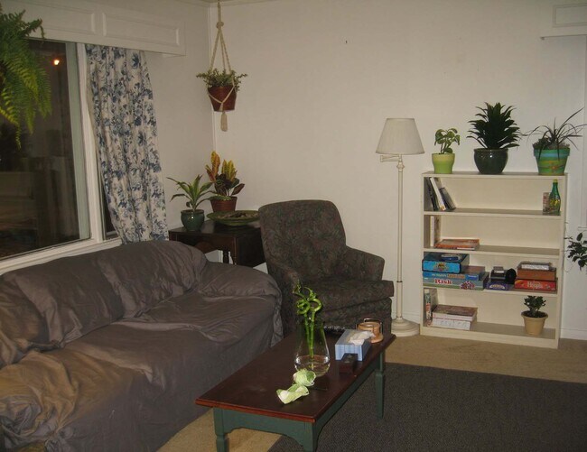 Building Photo - 454 Mountainview Ave