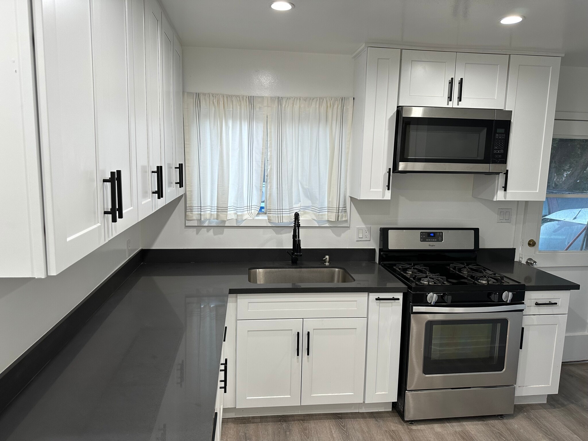 Building Photo - 8532 Tilden Ave