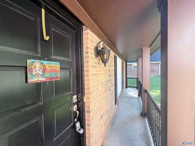 Building Photo - 11114 Hillwood Dr SE