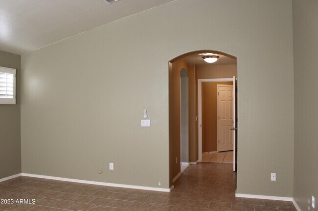Building Photo - 17839 W Crocus Dr