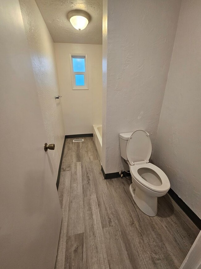 Building Photo - Almost 1300 sqft of Living Space with Plenty of Parking