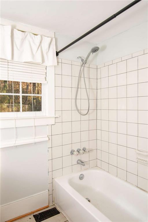 Building Photo - 2344 Ripplewater Dr SE