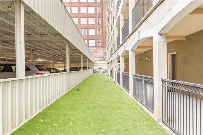 Building Photo - 800 Peachtree St NE