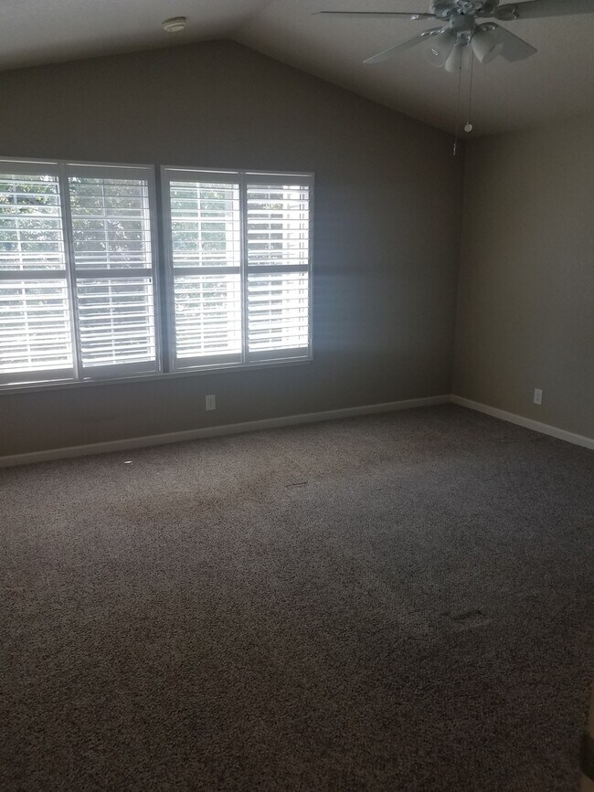 Building Photo - Highly Desirable Valley Club Circle Condo – Gated Napa Living