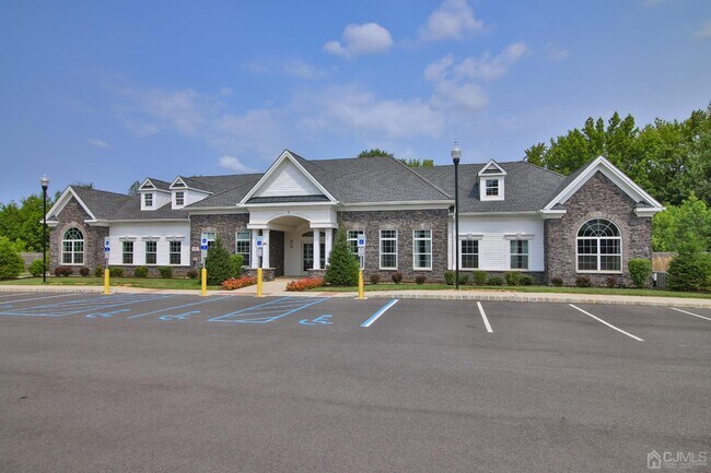 Building Photo - 735 Stiller Ln