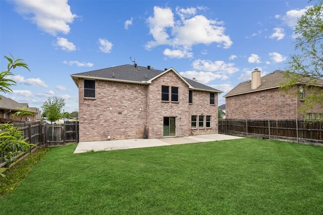 Building Photo - 320 S Mesa Verde Way