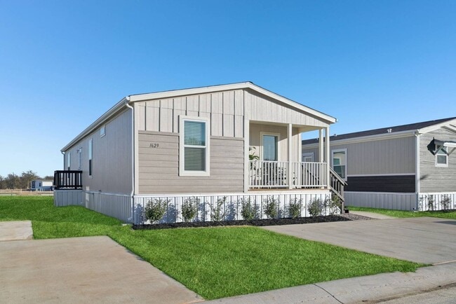 Building Photo - 1611 American Dr