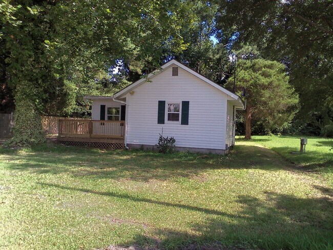 Building Photo - 423 Bouy St