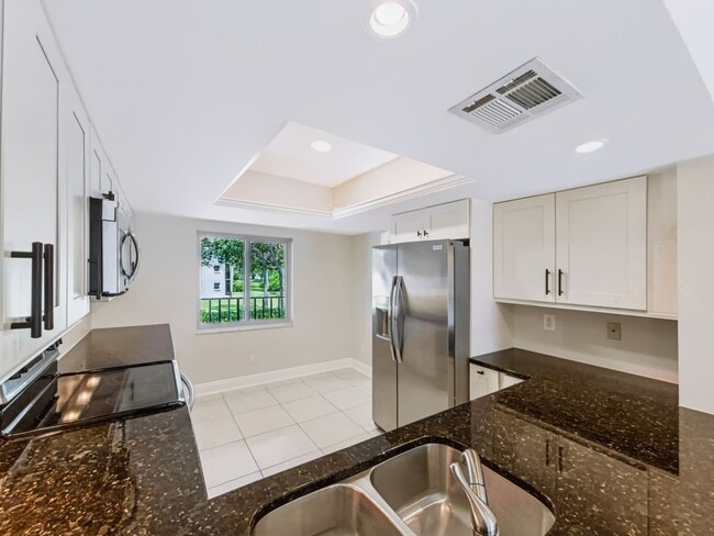 Building Photo - ** BROOK PINES ** 2 BED / 2 BATH - CONDO - LELY AREA - GREAT LOCATION - ANNUAL RENTAL