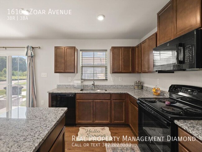 Building Photo - 16107 Zoar Ave