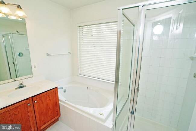 Building Photo - 2303 Huntington Station Ct