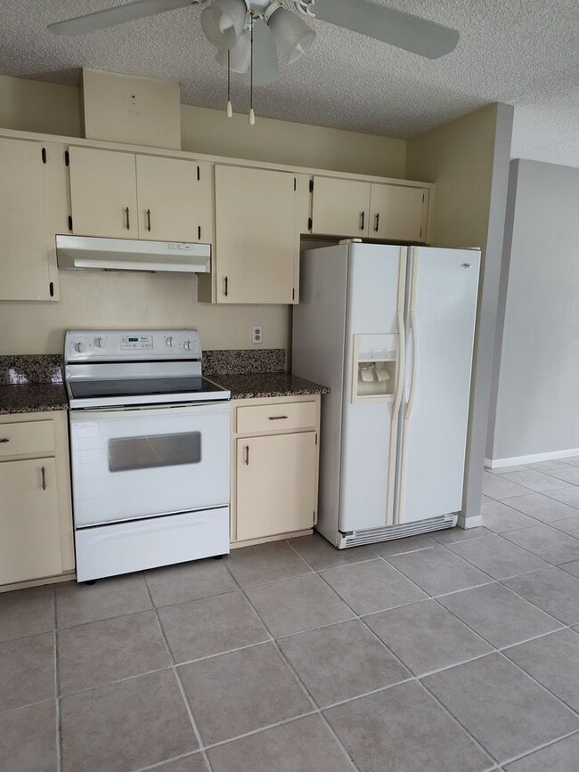 Building Photo - Oak Run 55Plus Community