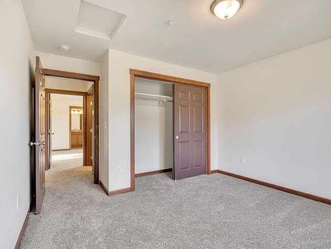 Building Photo - 1583 SE Honeysuckle Loop