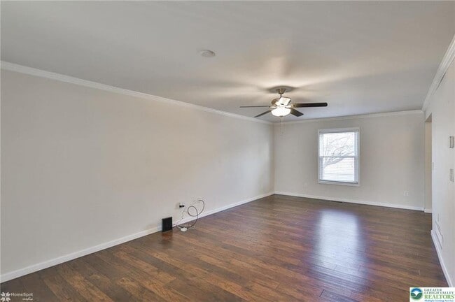 Building Photo - 2811 Kingsview Ave