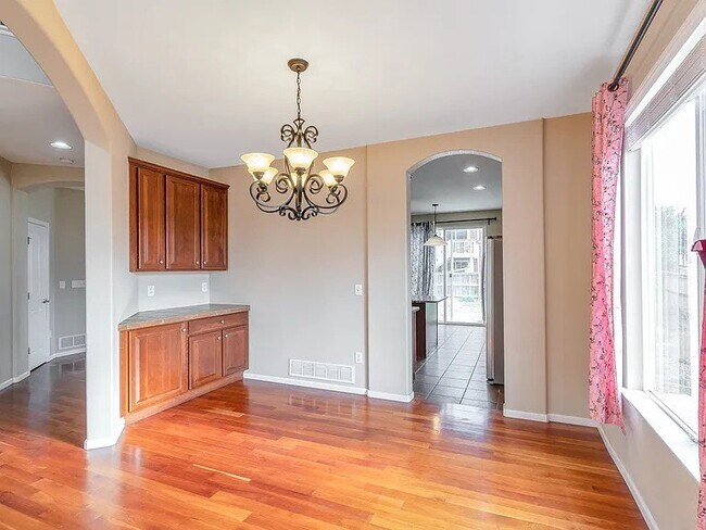 Building Photo - 5255 Clovervale Cir