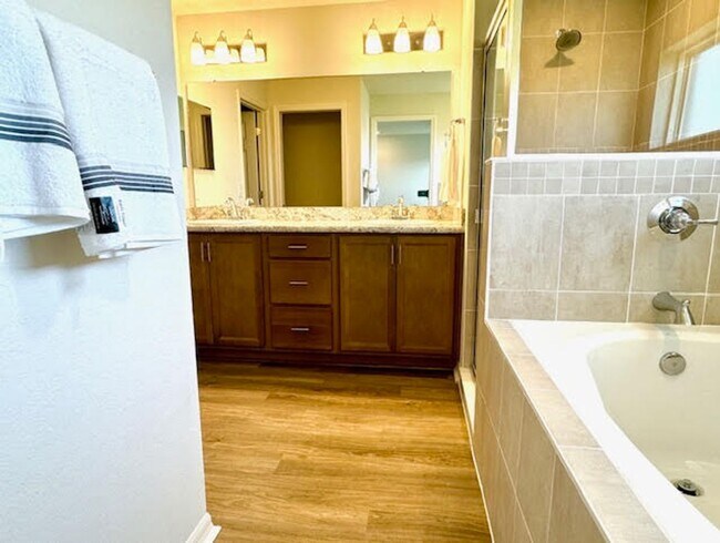 Building Photo - 4 Bedroom 2 Bathroom House for Rent in Ast...