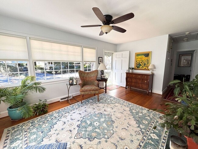 Building Photo - Available April 1st. Beautiful 2 BR/1 BA Home in the Heart of the Old Village!