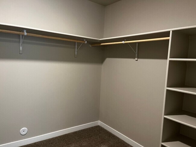 Building Photo - Never Lived in Brand New 4 bedroom 2 bathroom Home in Middleton.