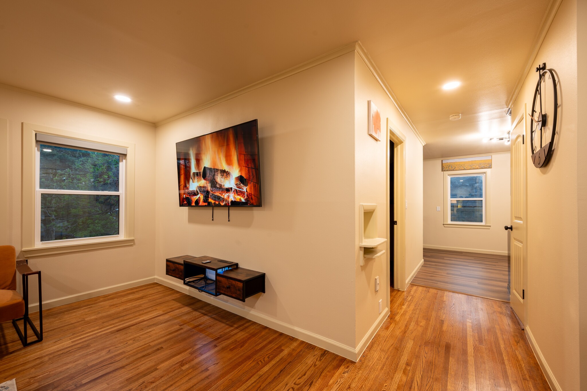Building Photo - 718 S Columbia Ave