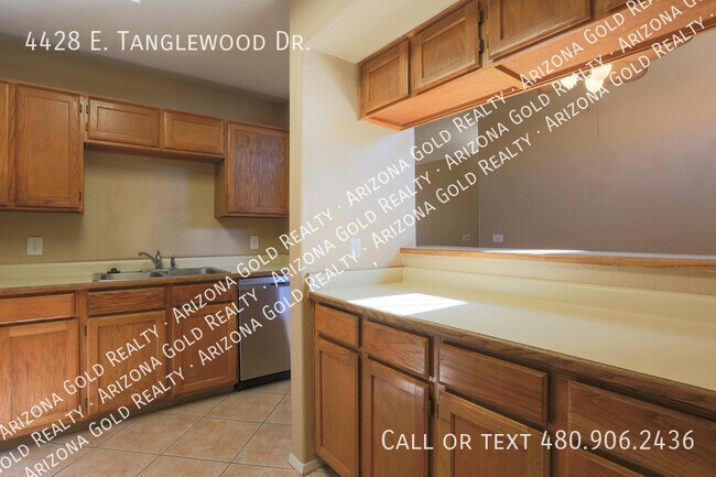 Building Photo - 4428 E Tanglewood Dr