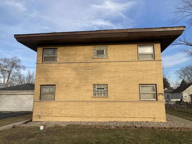 Building Photo - 17915 Wentworth Ave