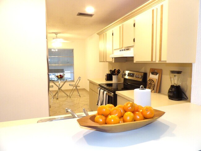 Building Photo - 13283 Pineapple Palm Ct