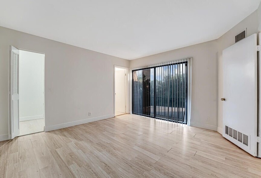 Building Photo - 4205 Turnberry Cir