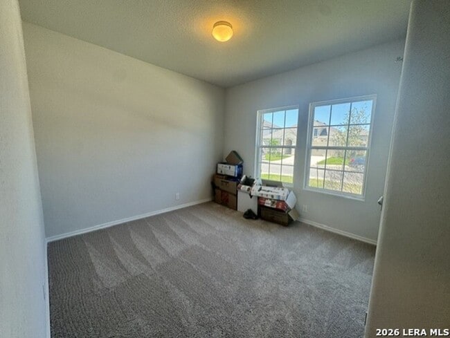 Building Photo - Newer Beautiful Home featuring 3-bedroom 2 Bath Plus office