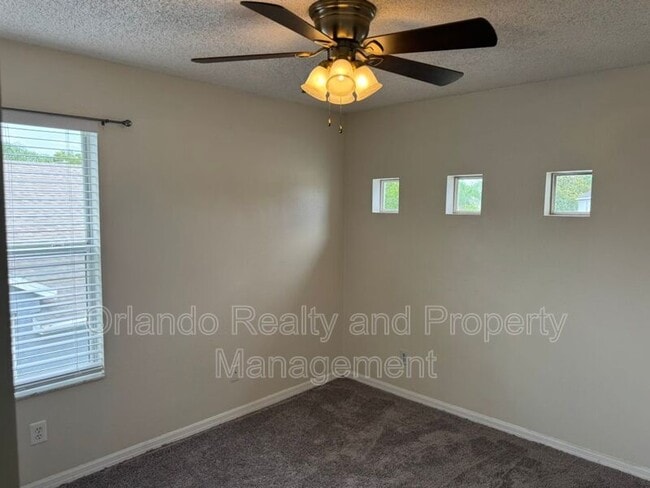 Building Photo - 2814 River Ridge Dr